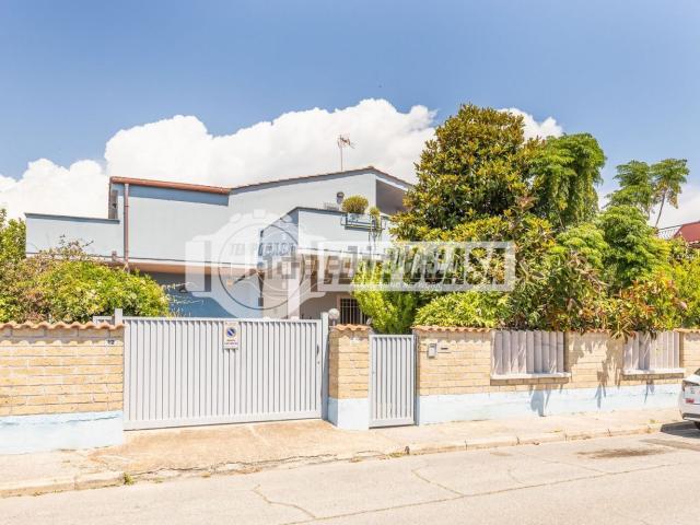 Villetta indipendente in vendita di 280 m² in Via Vienna, 10