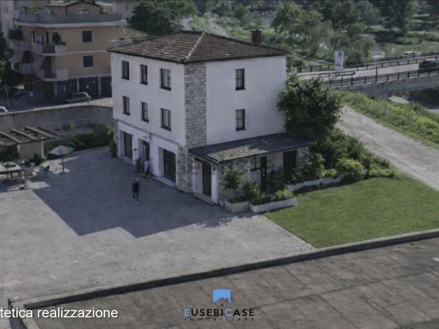 Villetta indipendente in vendita di 280 m² in Viale XXIII Settembre 1845