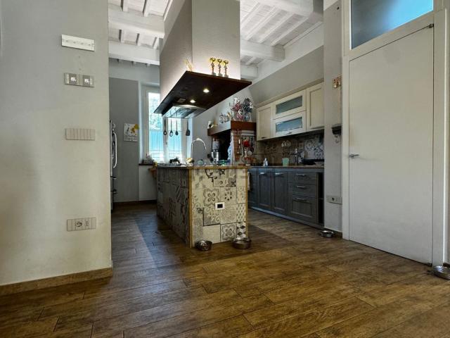 Villetta indipendente in vendita di 280 m² in Viale Giuseppe Garibaldi, 46
