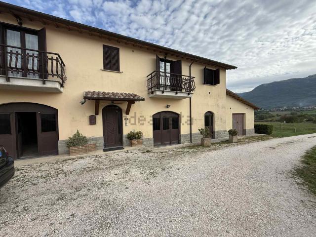 Villetta indipendente in vendita di 280 m² in Località Rasina
