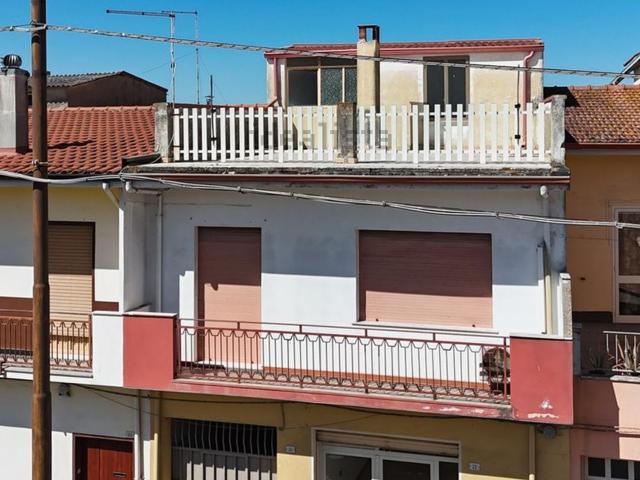 Villetta indipendente in vendita di 280 m² in Piazza Costituzione