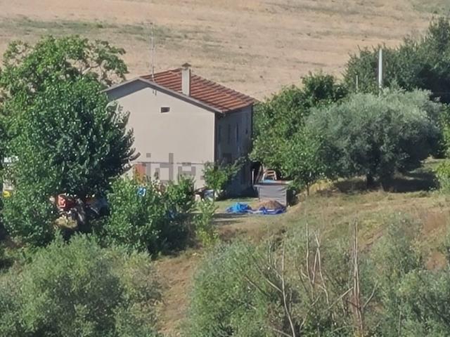Villetta indipendente in vendita di 280 m² in Strada Montemaggio