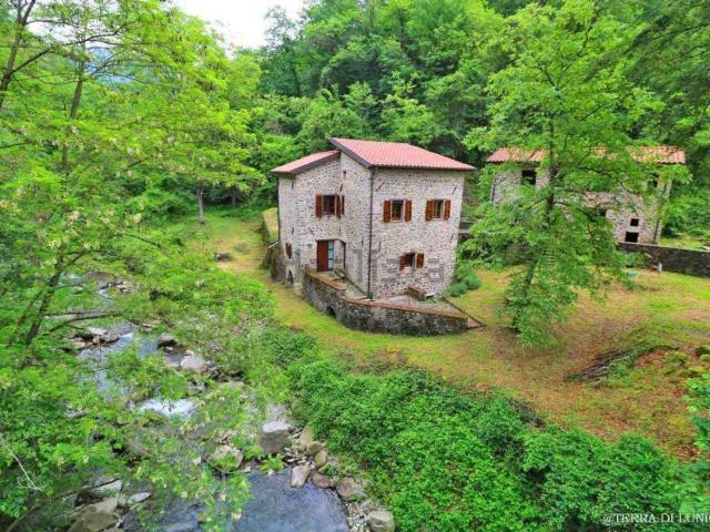 Villetta indipendente in vendita di 280 m² in Strada Senza Nome