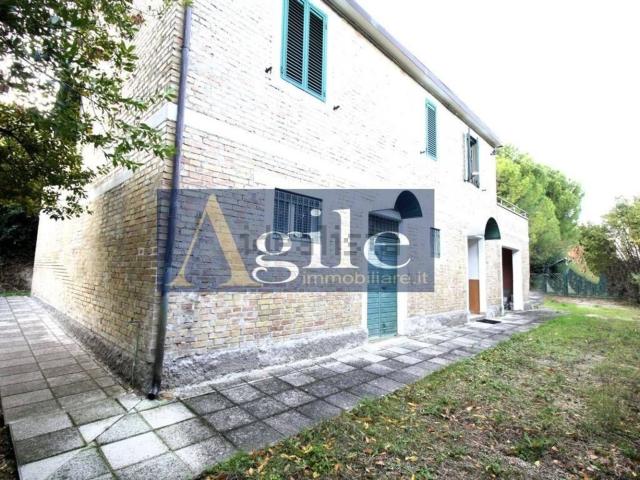 Villetta indipendente in vendita di 280 m² in Strada Provinciale 18