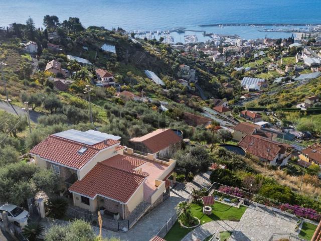 Villetta indipendente in vendita di 280 m² in Strada Villetta, 9797
