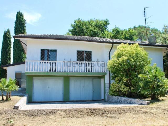 Villetta indipendente in vendita di 281 m² in Via Stradalta