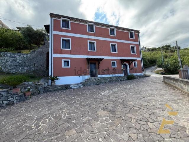 Villetta indipendente in vendita di 281 m² in Via Pilusella, 3