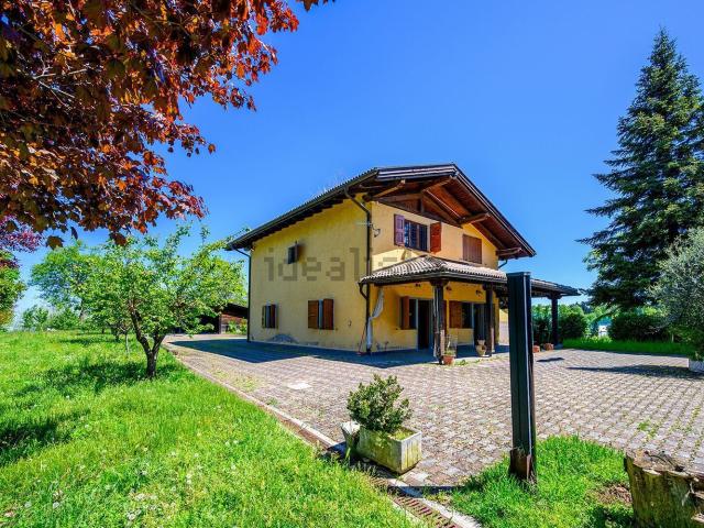 Villetta indipendente in vendita di 283 m² in Via Rasiglio, 28