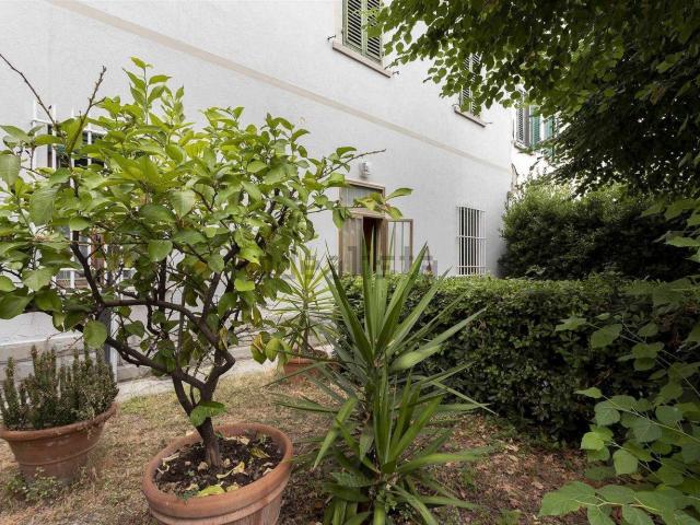 Villetta indipendente in vendita di 283 m² in Via XXV Aprile