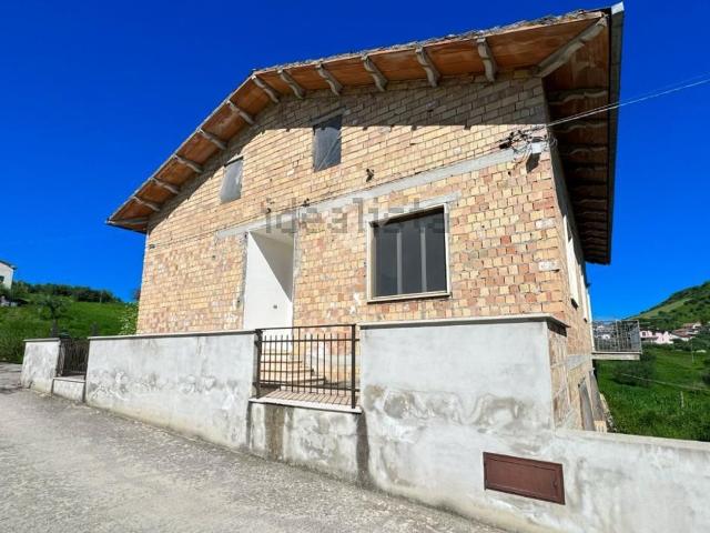 Villetta indipendente in vendita di 283 m² in Contrada Santa Maria Casoria, 13