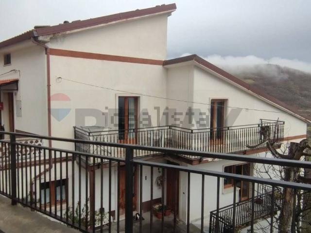 Villetta indipendente in vendita di 283 m² in Corso Italia, 60