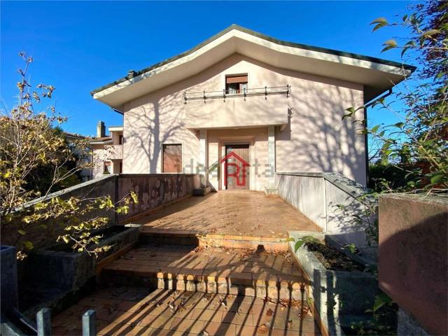 Villetta indipendente in vendita di 284 m² in Via Garibaldi, 6