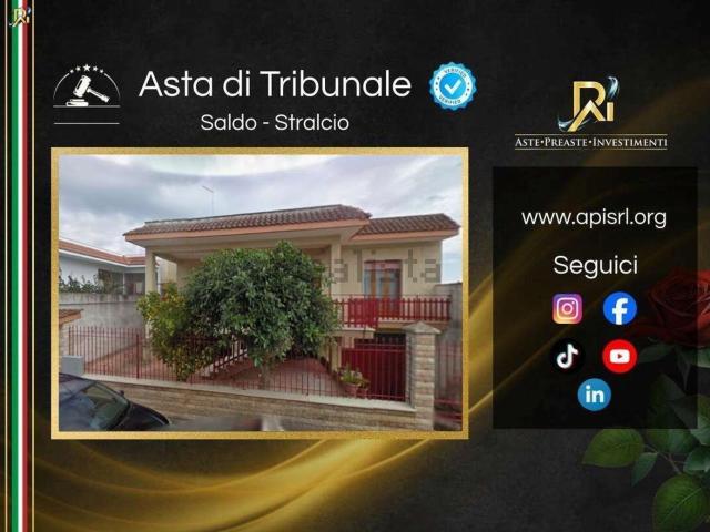 Villetta indipendente in vendita di 284 m² in Via Trento, 71