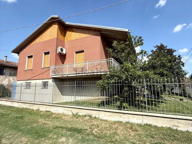 Villetta indipendente in vendita di 284 m² in Strada Altocò, 13