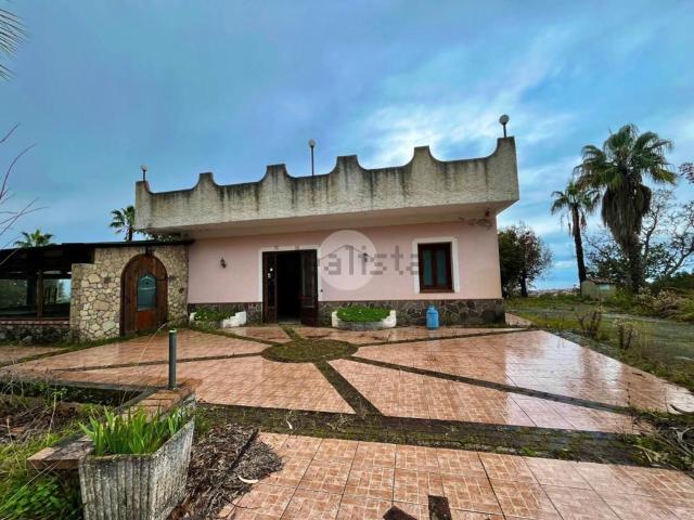 Villetta indipendente in vendita di 285 m²