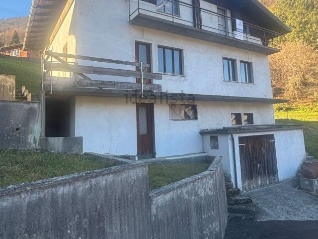 Villetta indipendente in vendita di 285 m² in Via Armando Diaz
