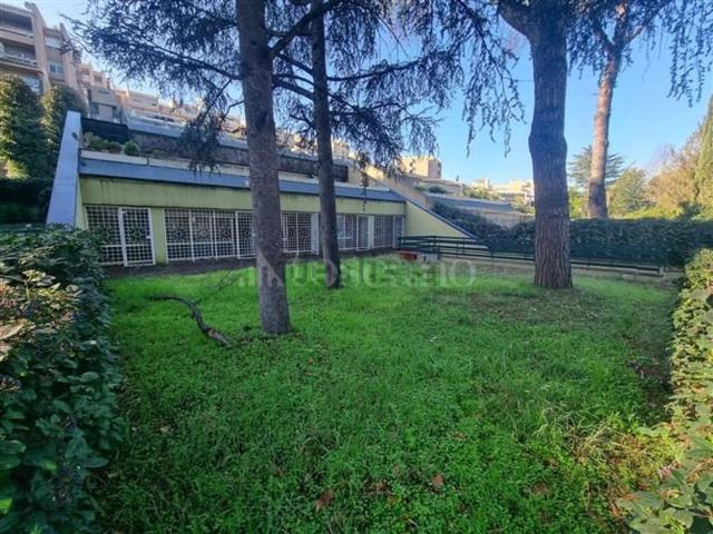 Villetta indipendente in vendita di 285 m² in Via Benedetto Stay