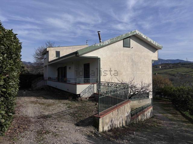 Villetta indipendente in vendita di 285 m² in Via dei Girasoli, 12