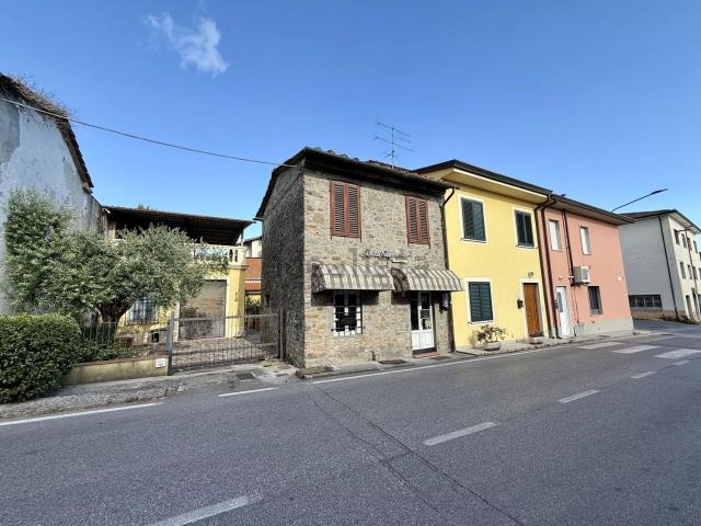 Villetta indipendente in vendita di 285 m² in Via di Piaggiori Basso