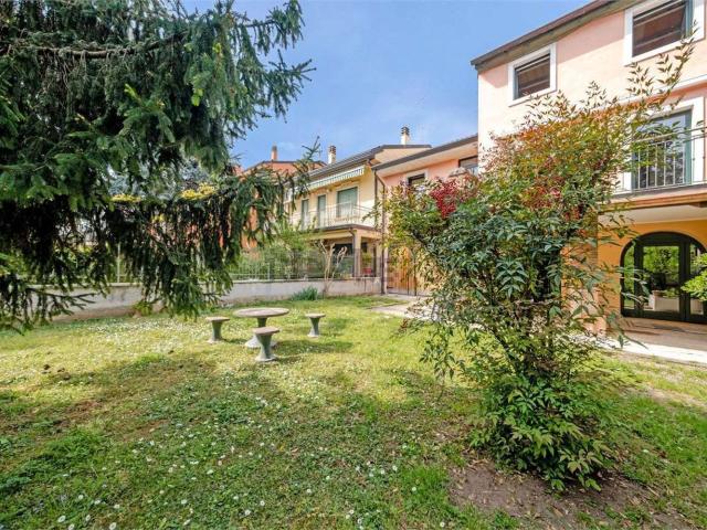 Villetta indipendente in vendita di 285 m² in Via San Francesco, 56