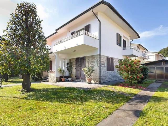 Villetta indipendente in vendita di 285 m² in Via Paolo Manfredi, 55041