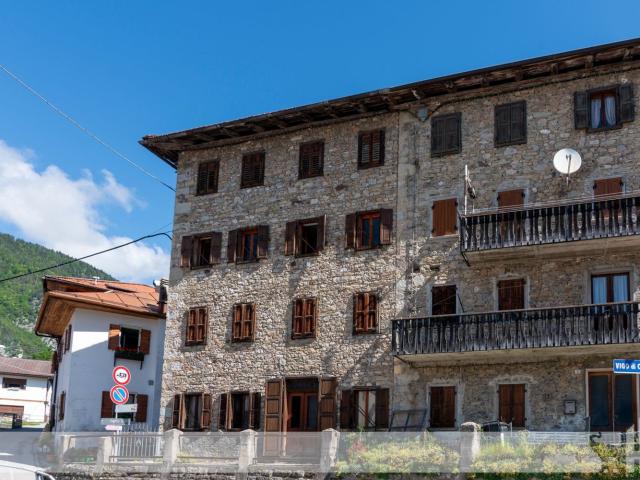 Villetta indipendente in vendita di 285 m² in Piazza San Bernardino, 9