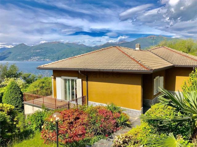 Villetta indipendente in vendita di 286 m² in Via Germignaga