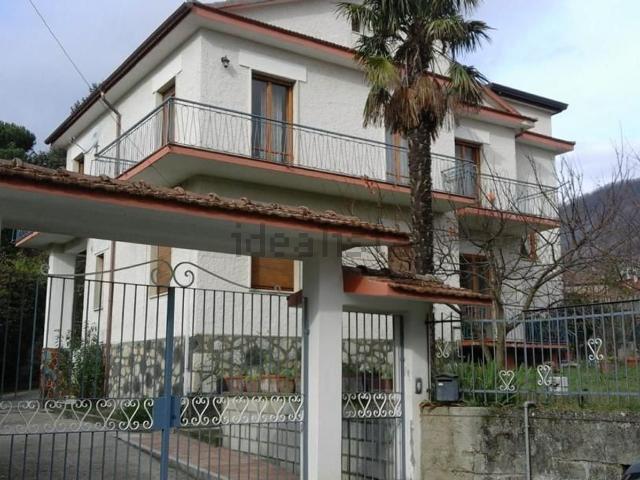 Villetta indipendente in vendita di 286 m² in Via Don Giovanni Minzoni, 29