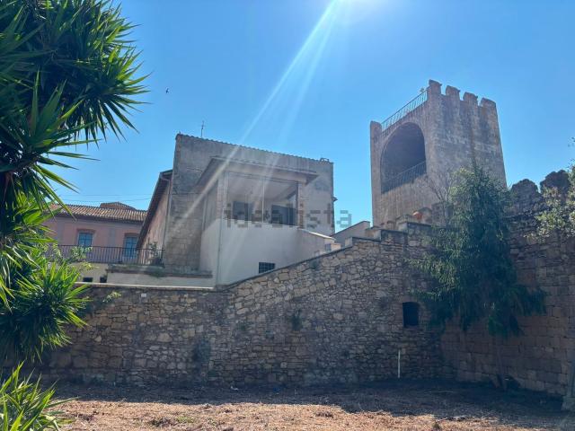 Villetta indipendente in vendita di 286 m² in Via delle Mura, 4