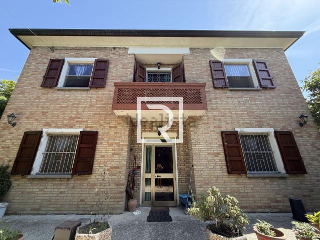 Villetta indipendente in vendita di 286 m² in Via Molinazza, 12