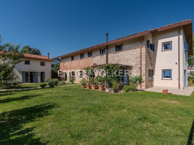 Villetta indipendente in vendita di 315 m² in Via 33° Reggimento Artiglieria