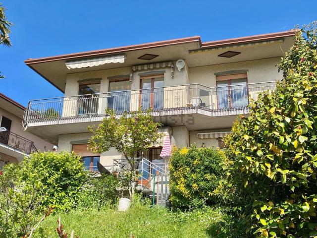 Villetta indipendente in vendita di 287 m² in Via Cervinia