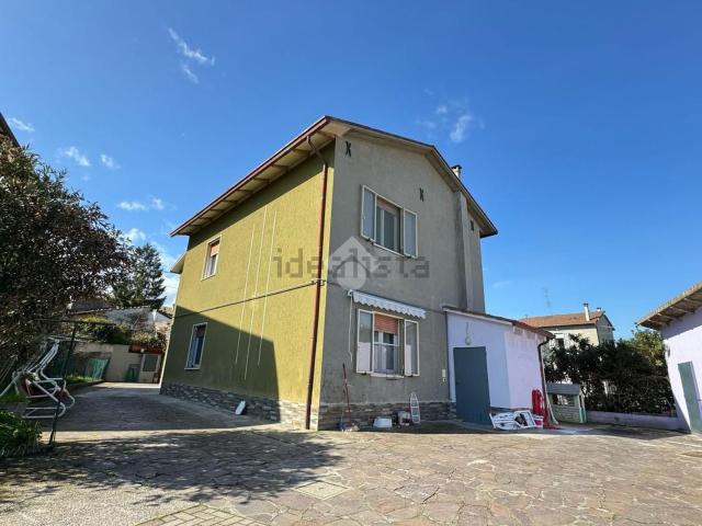 Villetta indipendente in vendita di 287 m² in Via della Grotta, 39