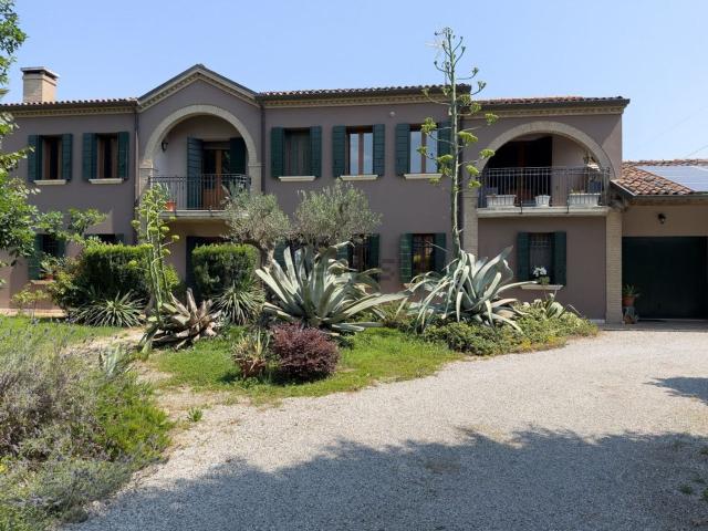 Villetta indipendente in vendita di 287 m² in Via Piera