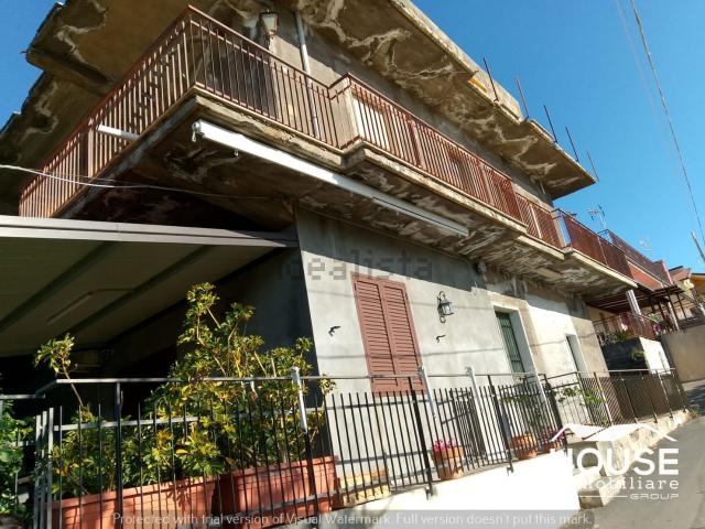 Villetta indipendente in vendita di 287 m² in Via Villaggio San Francesco