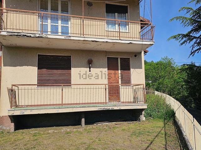 Villetta indipendente in vendita di 288 m² in Via Madonna della Torre