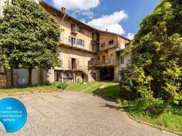 Villetta indipendente in vendita di 288 m² in Via Umberto I, 9