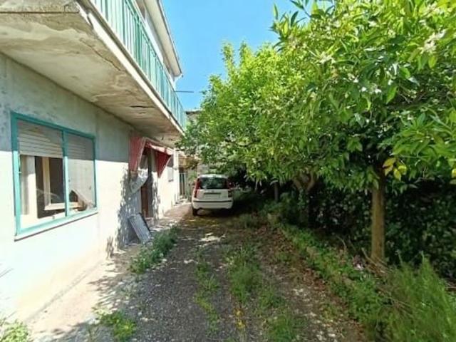 Villetta indipendente in vendita di 289 m² in Contrada Colle Pizzuto