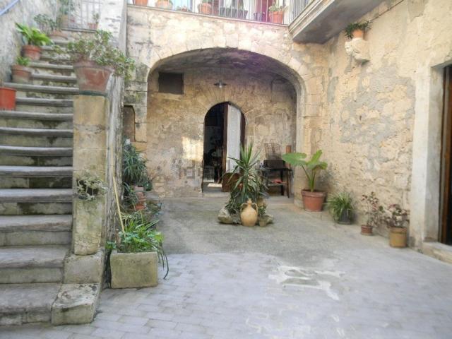 Villetta indipendente in vendita di 290 m²