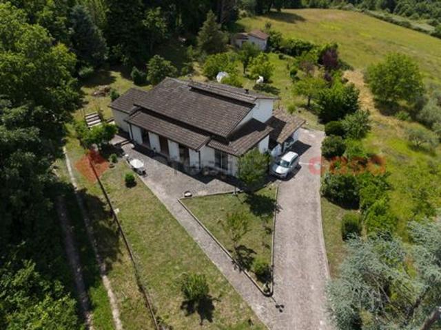 Villetta indipendente in vendita di 290 m² in Via Colle Frattuccio, 67