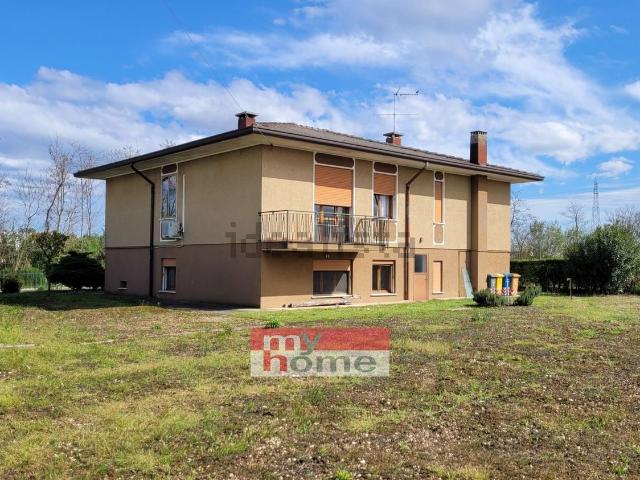 Villetta indipendente in vendita di 290 m² in Via Busa, 10