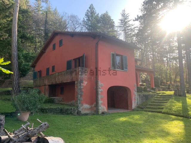 Villetta indipendente in vendita di 290 m² in Via di Magnale