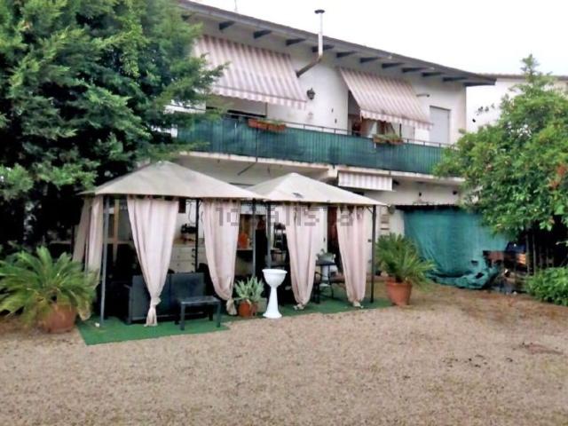 Villetta indipendente in vendita di 290 m² in Via la Marmora, 1