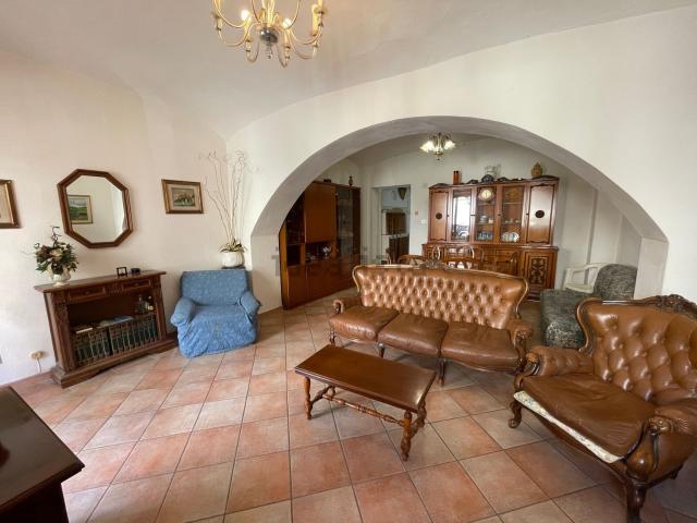 Villetta indipendente in vendita di 290 m² in Via magnon, 13