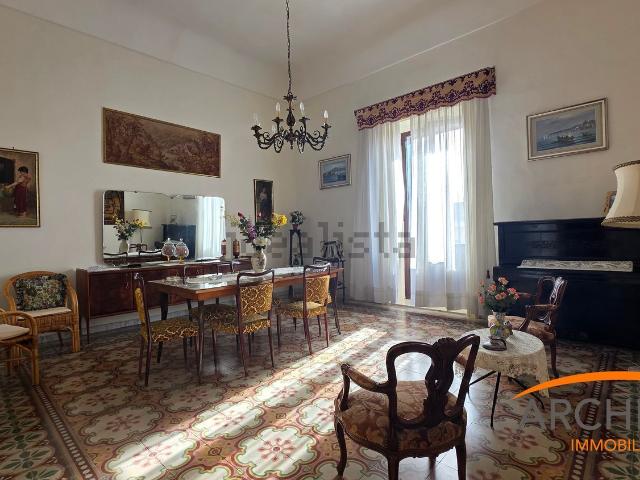 Villetta indipendente in vendita di 290 m² in Via Maria Santissima Addolorata, 42