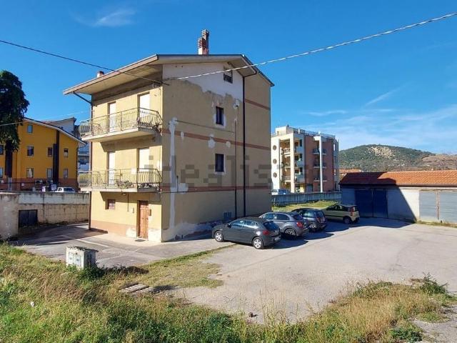 Villetta indipendente in vendita di 290 m² in Via Nazionale, 373