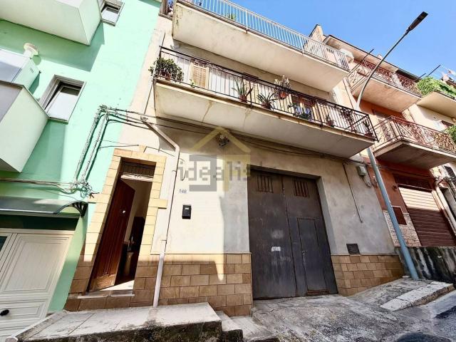 Villetta indipendente in vendita di 290 m² in Via P. Vannucci, 148
