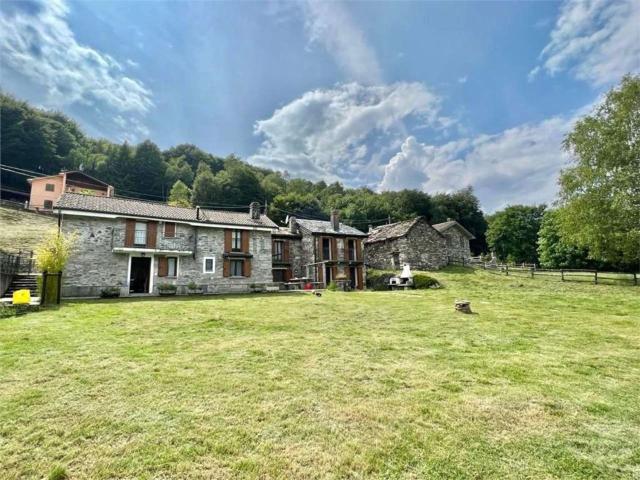 Villetta indipendente in vendita di 290 m² in Via per Lago Delio