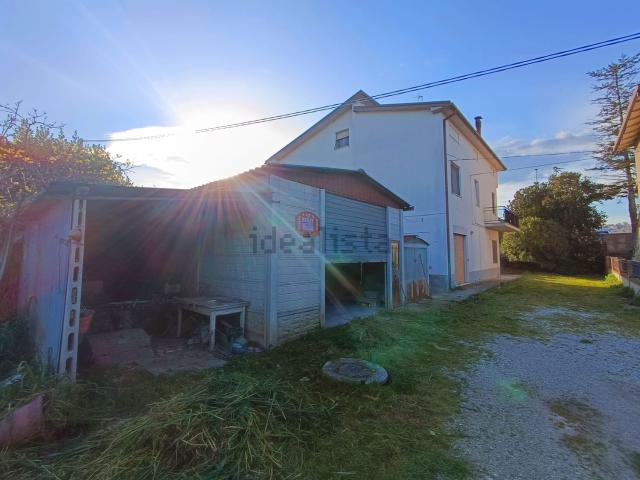 Villetta indipendente in vendita di 290 m² in Via Tenna