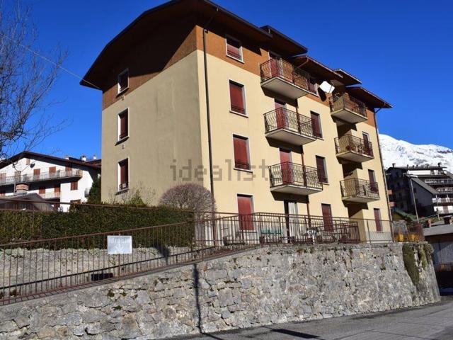 Villetta indipendente in vendita di 290 m² in Via Vidali